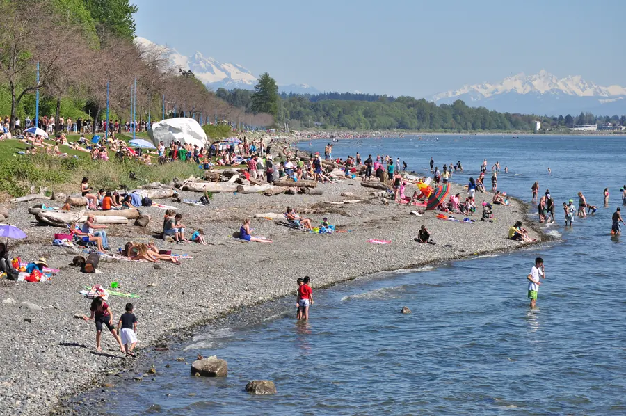 Related view for Peace Arch and the border near White Rock